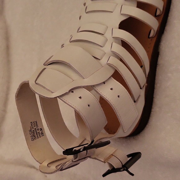 DULCIE 100% LEATHER UPPER STRAP GLADIATOR SANDALS - Picture 8 of 11